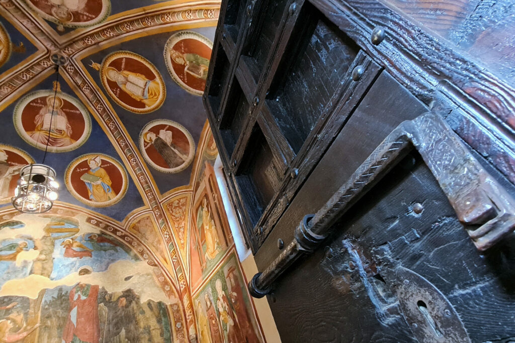 Portone d'ingresso alla cappella di San Domenico