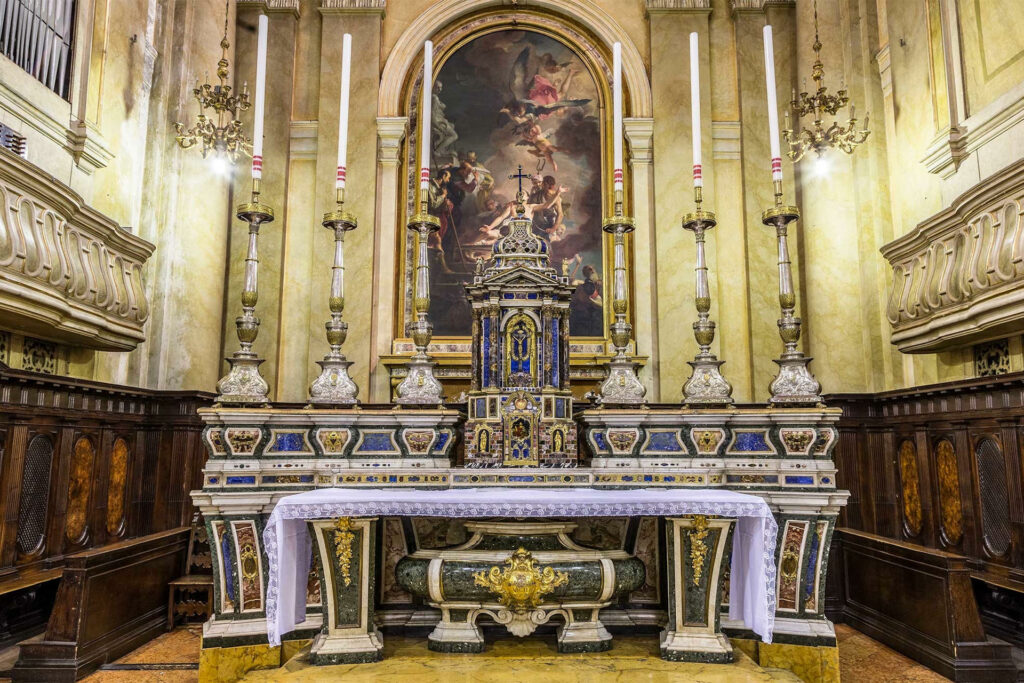 Visita guidata - Nelle chiese di S. Alessandro e S. Lorenzo Fotografia dell'altare maggiore della chiesa di San Lorenzo a Brescia