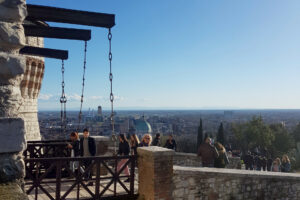 Visita guidata - Il Castello di Brescia e i suoi musei Panorama sulla città dal ponte levatoio