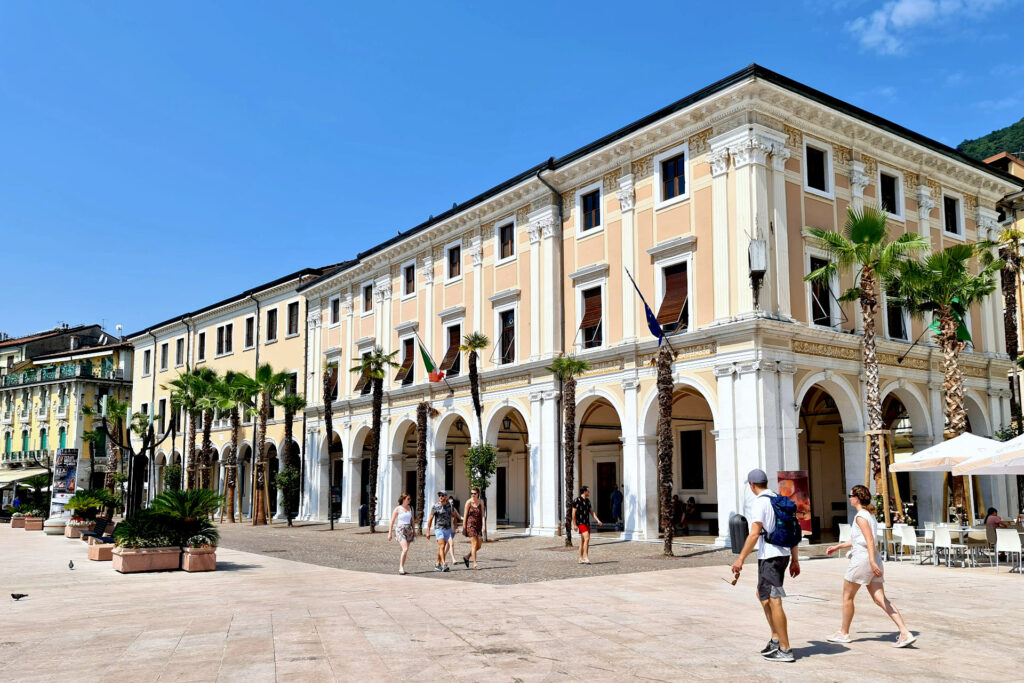 Visita guidata - Salò Fotografia delle facciate del Palazzo del Podestà e del Palazzo della Magnifica Patria di Salò