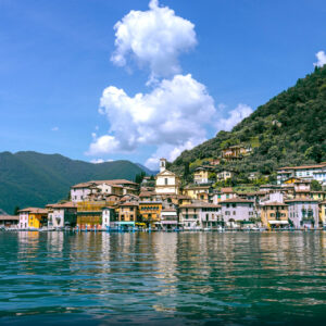 Fotografia di Peschiera Maraglio vista dal battello