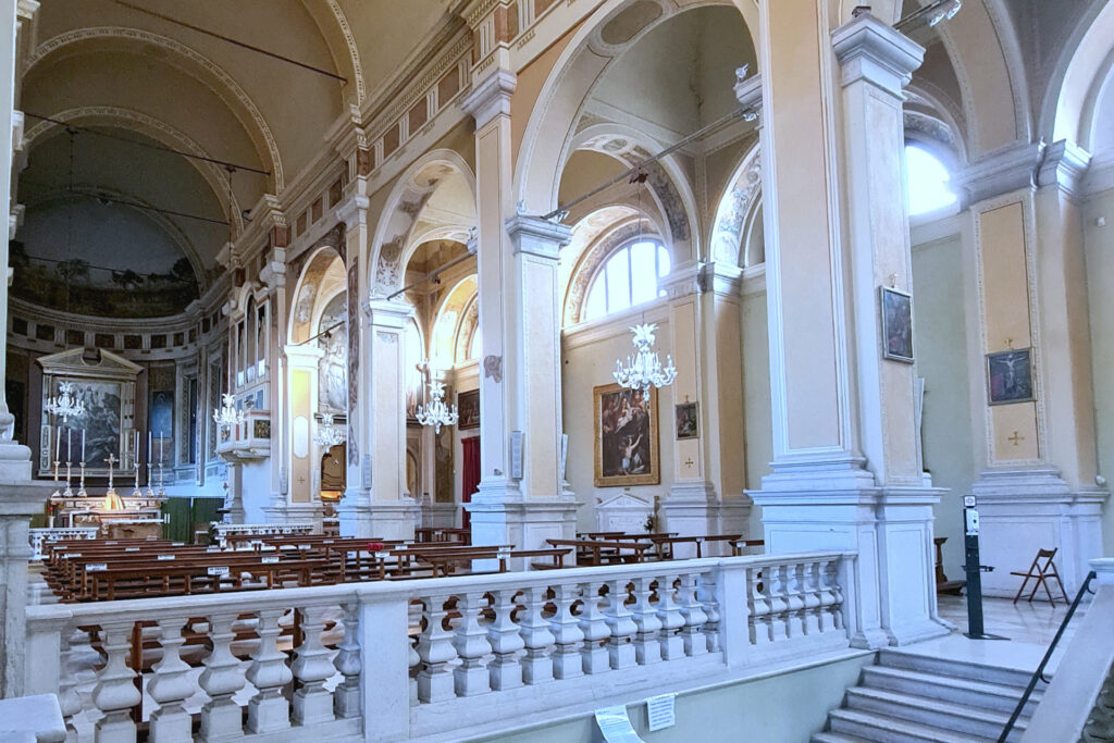 Visita guidata - Chiesa di Sant'Angela Merici Interno della chiesa superiore di Sant'Angela Merici