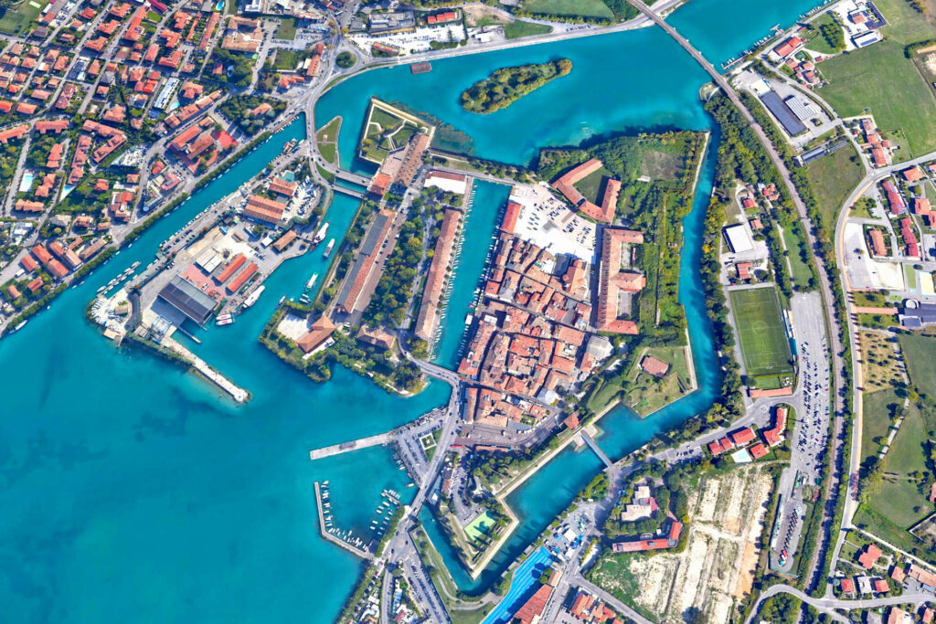 Visita guidata - Peschiera del Garda Fotografia satellitare di Peschiera del Garda