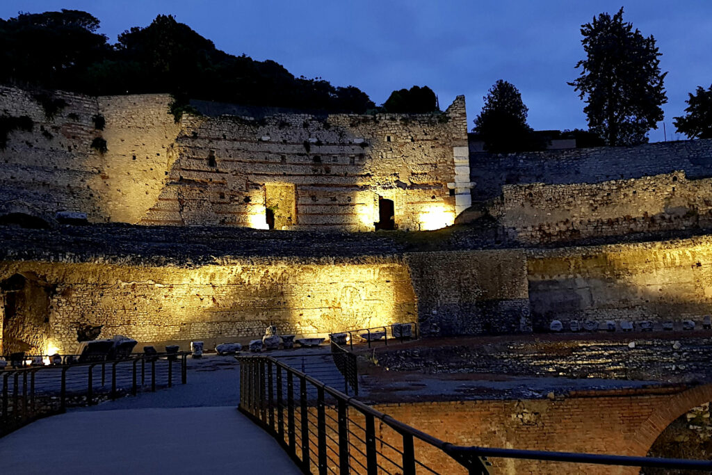 Visita guidata - Brescia: un giro nel centro storico Teatro romano di Brescia